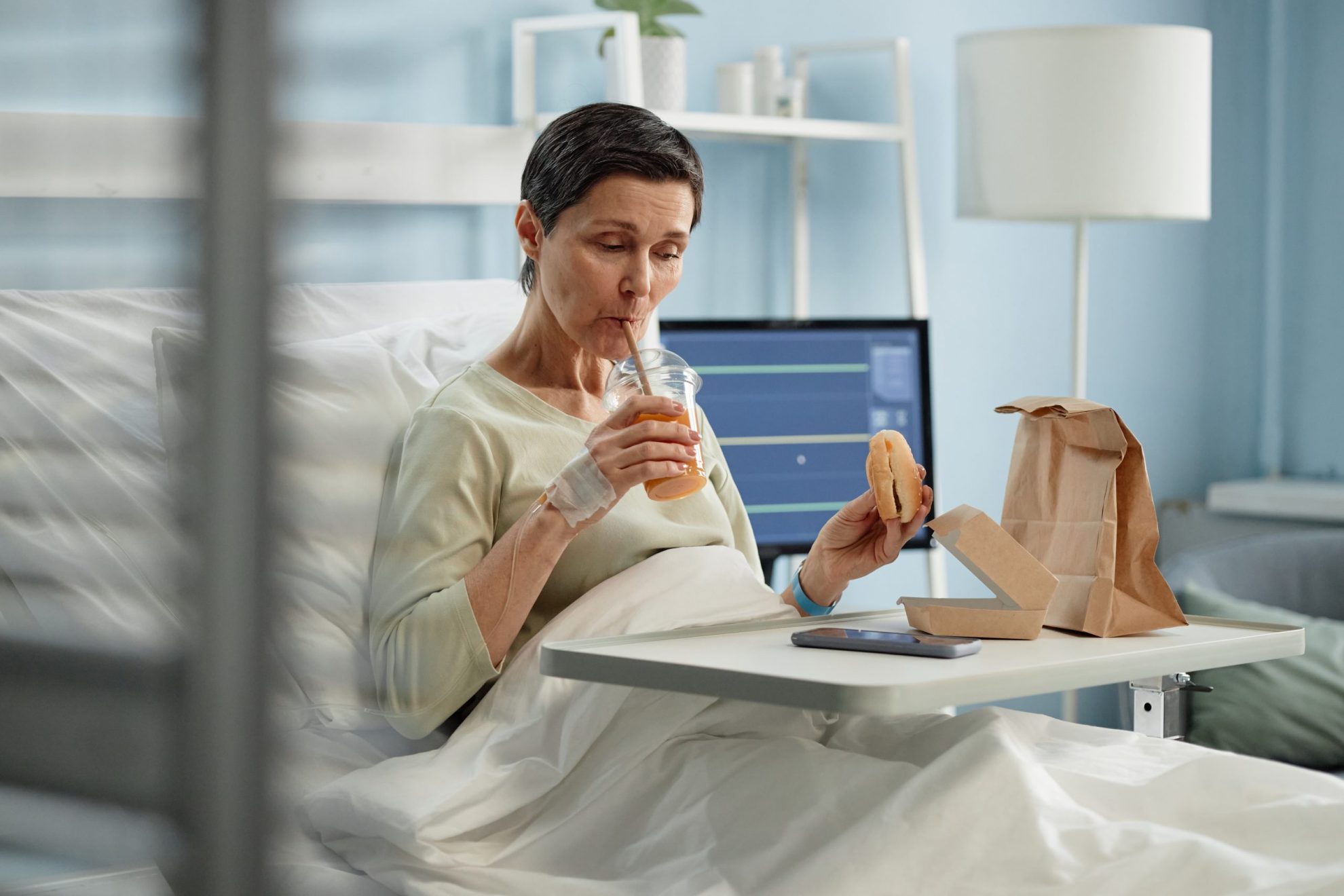 5 Must-Have Items in a Hospital Care Package